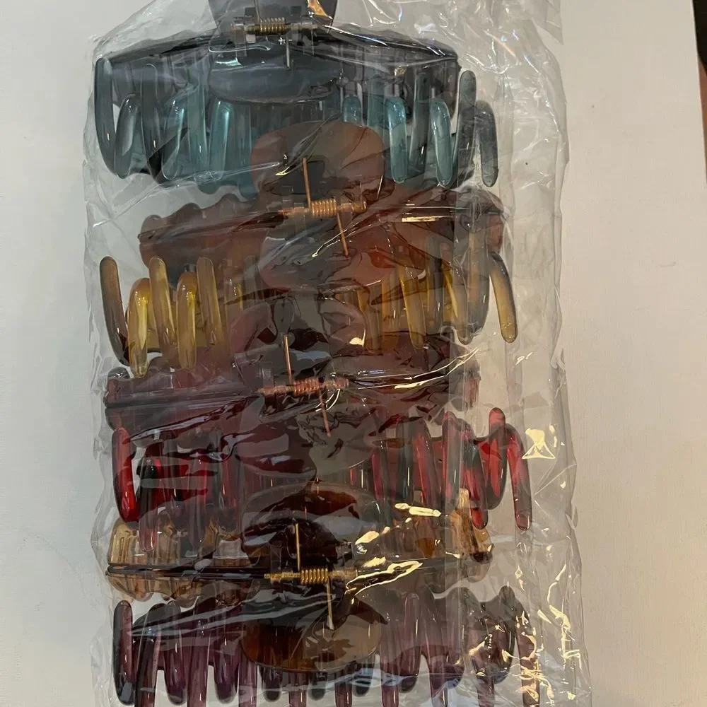 Soman 8 large claw hair clips NWT